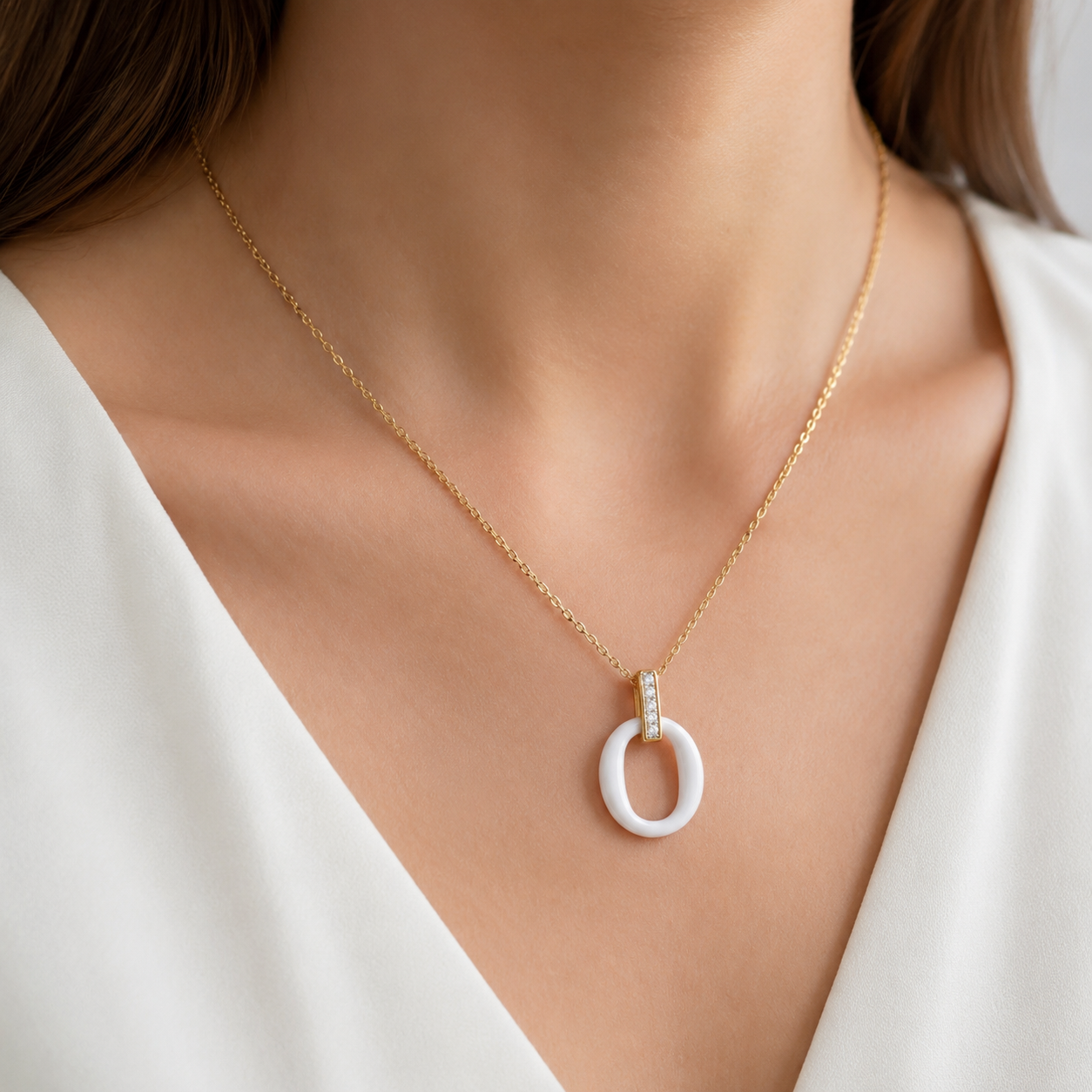 Collier Céramique Blanche & Zirconiums – Plaqué Or 18 Carats