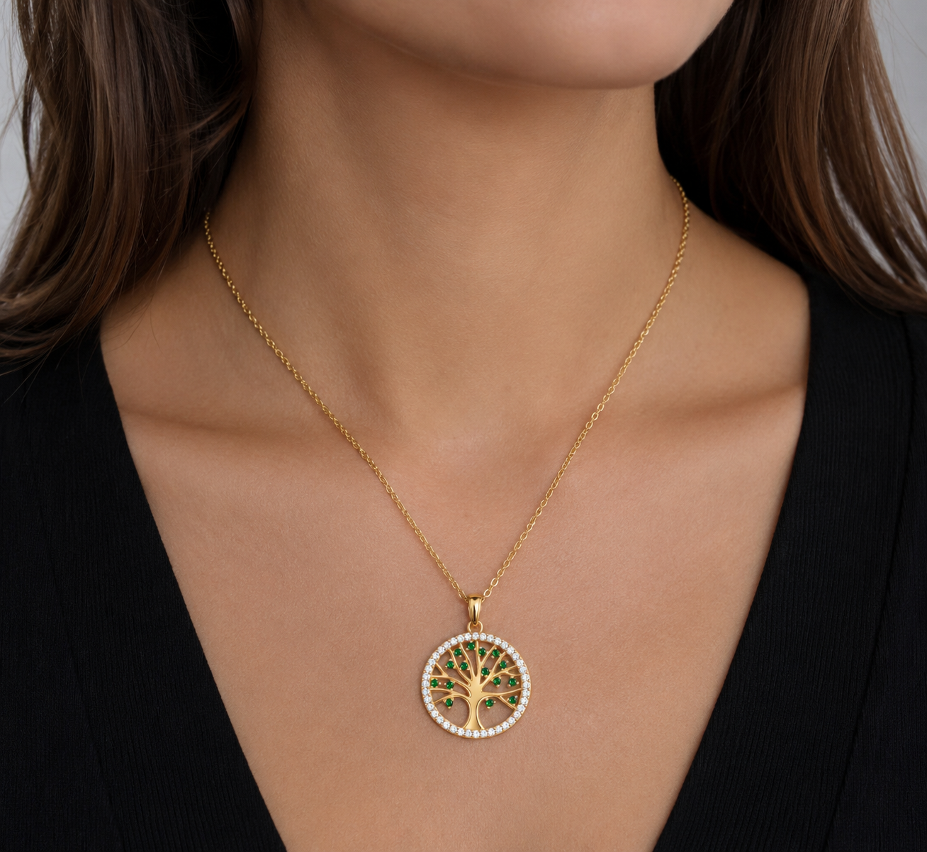 Collier Arbre de Vie – Plaqué Or Jaune 18 Carats & Zirconiums Verts et Blancs