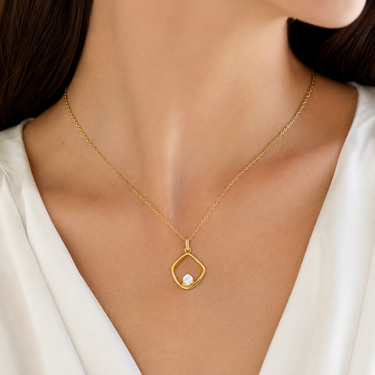 Collier Pendentif Zirconium Plaqué Or 18 Carats