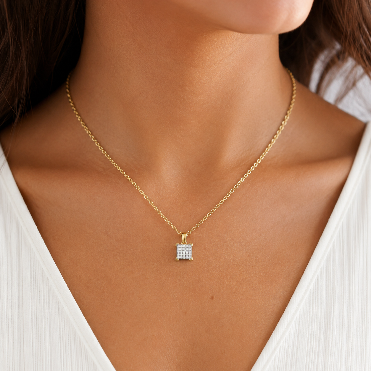 Collier Carré Zirconium – Plaqué Or 18 Carats