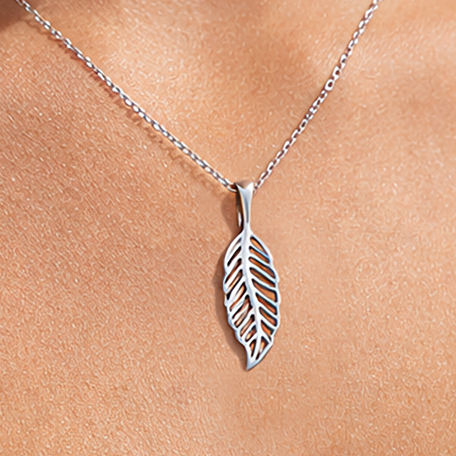 Collier Feuille Ajourée en Argent 925 Rhodié – Élégance Naturelle