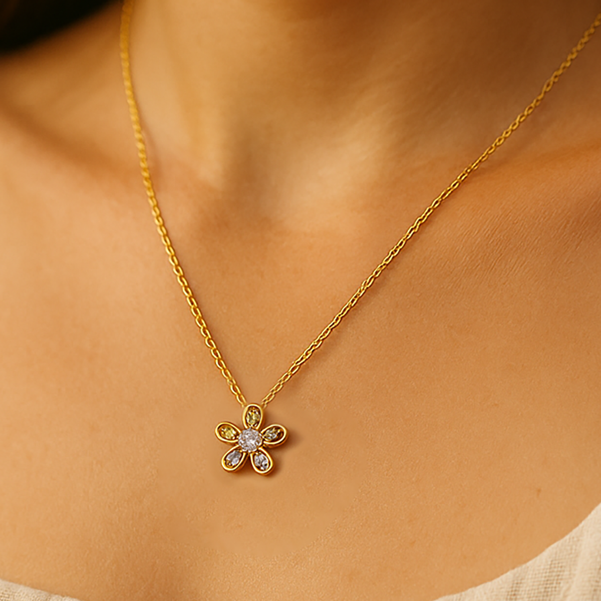 Collier Fleur Multicolore – Plaqué Or & Zirconium
