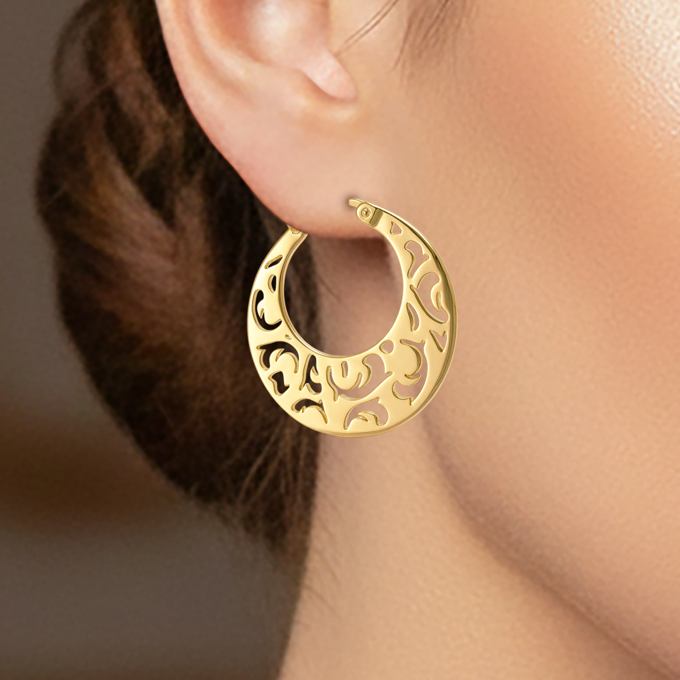 Boucles d’oreilles créoles ajourées – Plaqué or