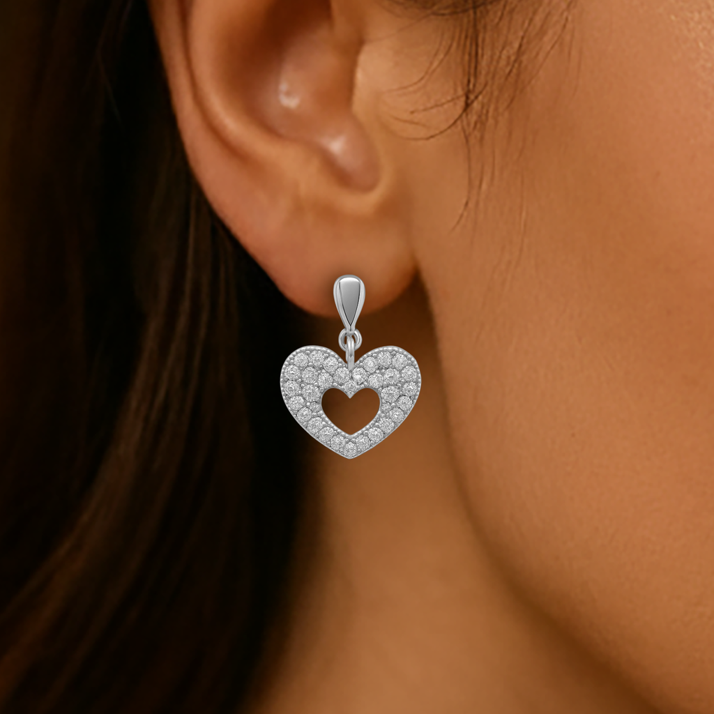 Boucles d’Oreilles Cœur en Argent Rhodié & Zirconium Blanc – Élégance Étincelante