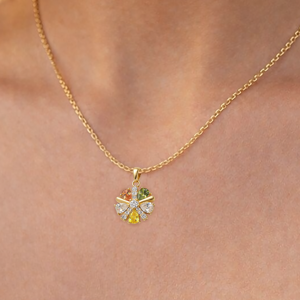 Collier Fleur Éclat – Plaqué Or 18 Carats & Zirconium