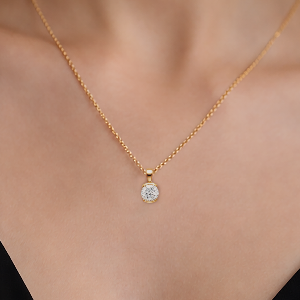 Collier Solitaire Zirconium 5 mm – Plaqué Or 18 Carats