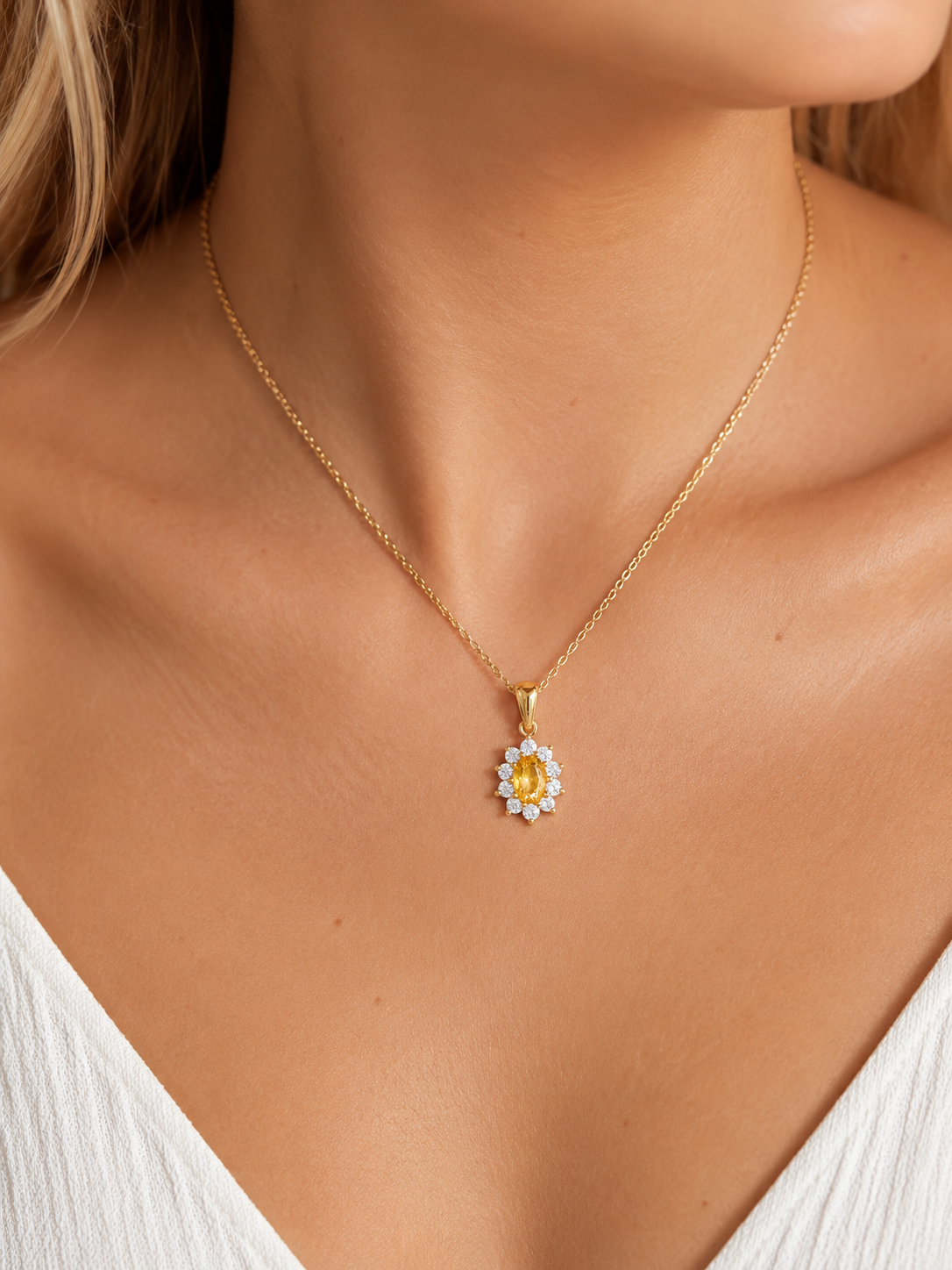 Collier Élégance Solaire – Plaqué Or Jaune 18 Carats & Zirconiums