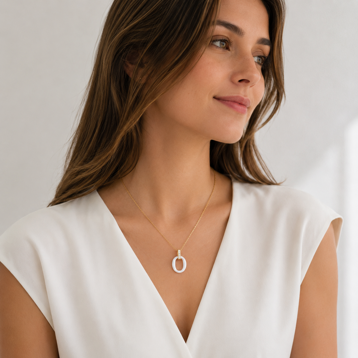 Collier Céramique Blanche & Zirconiums – Plaqué Or 18 Carats