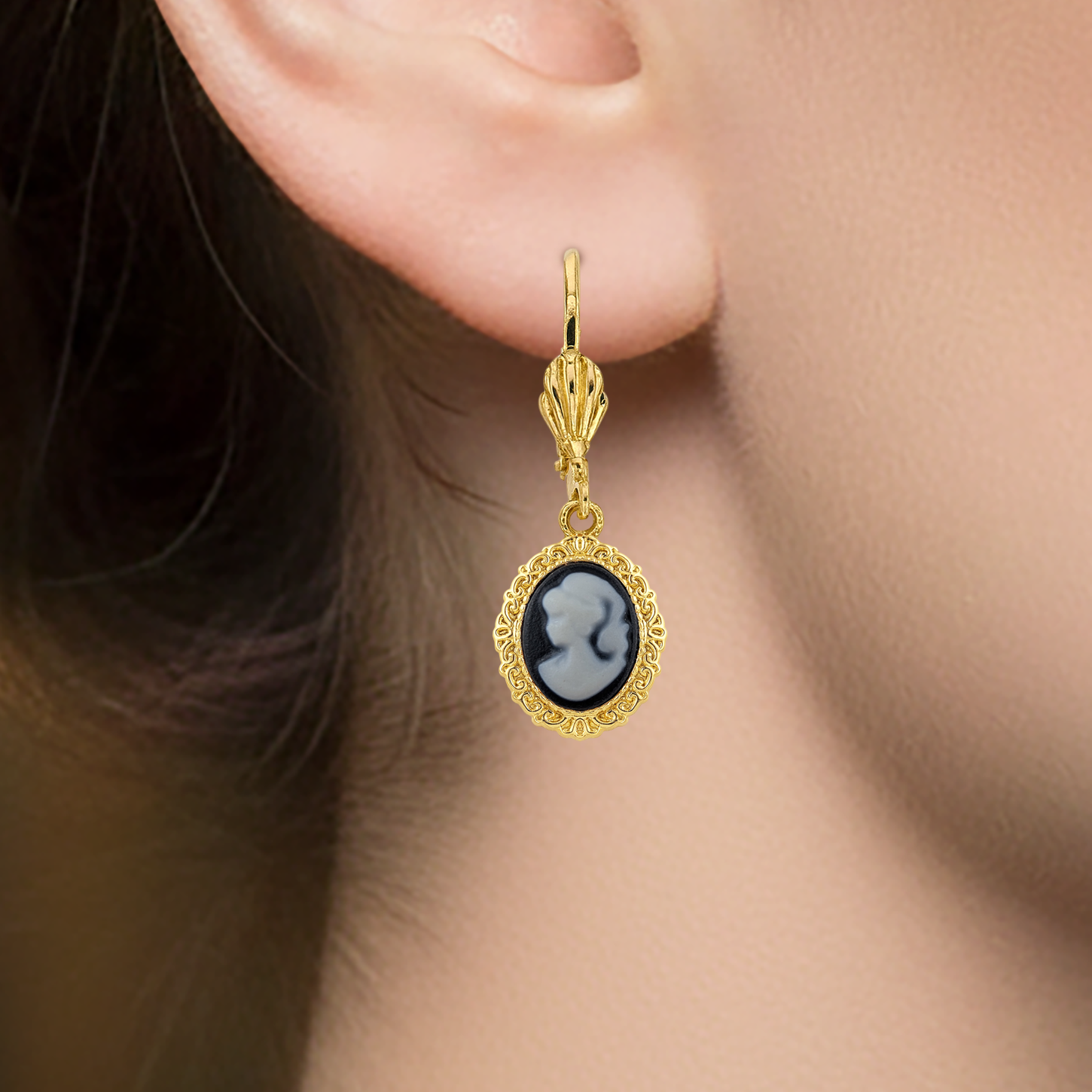 Boucles d’oreilles camée noir vintage – Plaqué or – Dormeuses élégantes