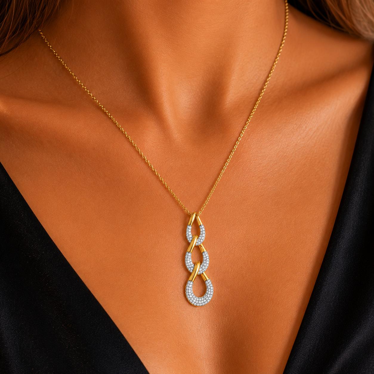 Collier Maillons Entrelacés Zirconium – Plaqué Or 18 Carats