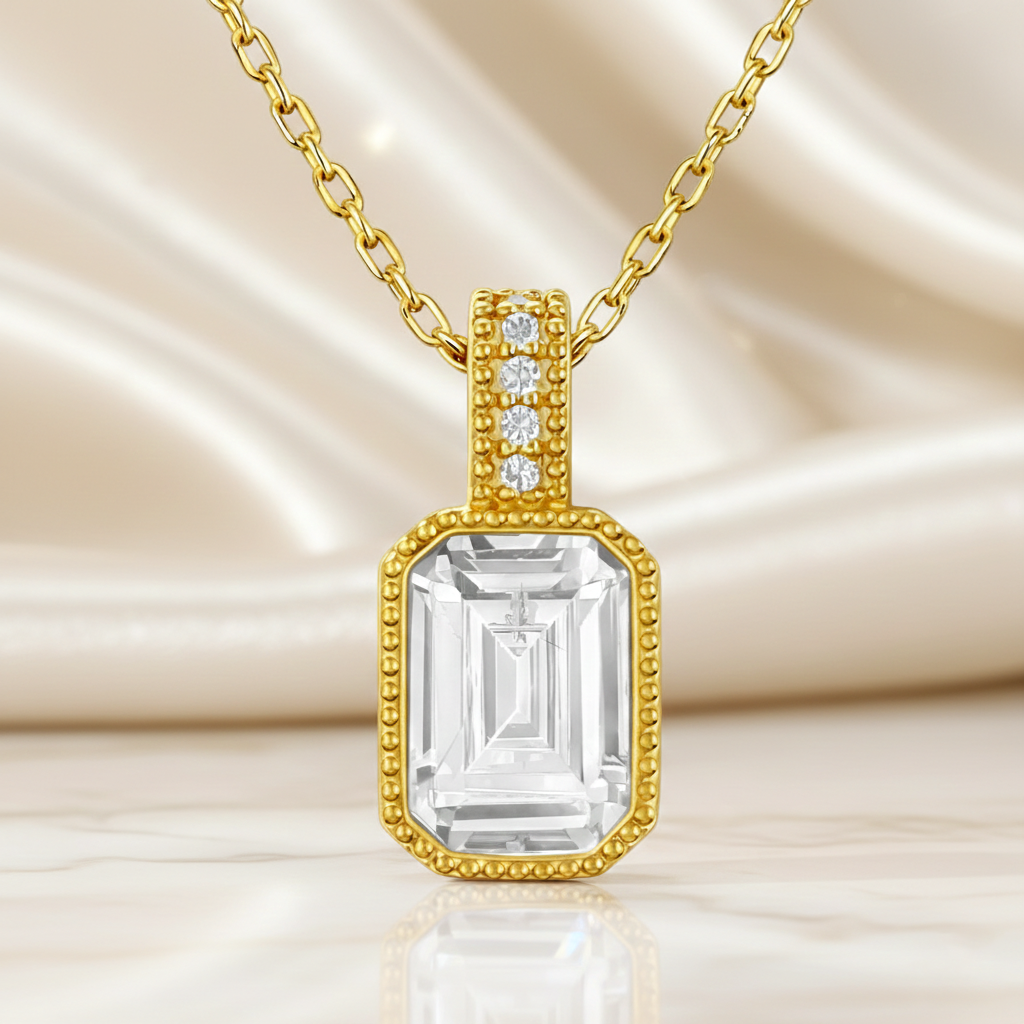 Collier Éclat Rectangulaire – Plaqué Or 18 Carats & Zirconium