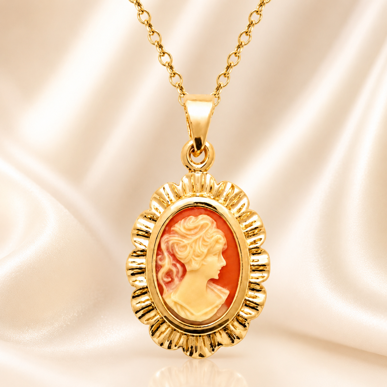 Collier Camée rouge Vintage – Plaqué Or 18 Carats & Résine