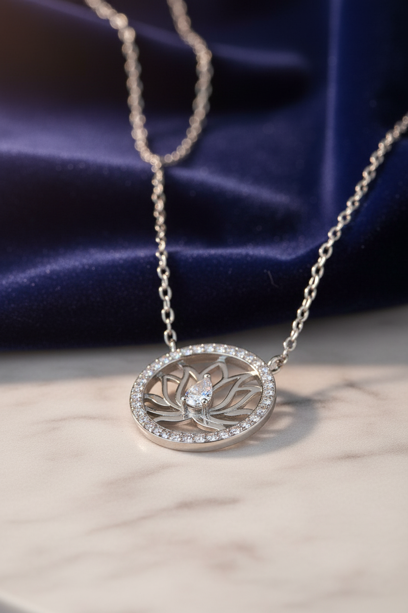 Collier Fleur de Lotus – Argent 925 Rhodié & Zirconium