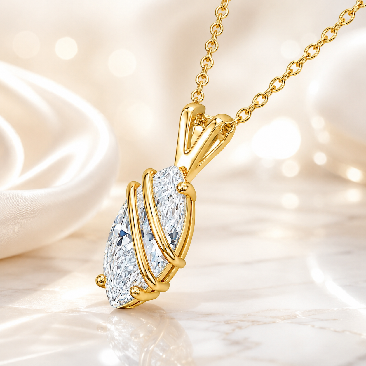 Collier Élégance Marquise – Plaqué Or Jaune 18 Carats & Zirconium