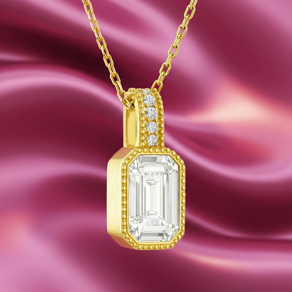 Collier Éclat Rectangulaire – Plaqué Or 18 Carats & Zirconium