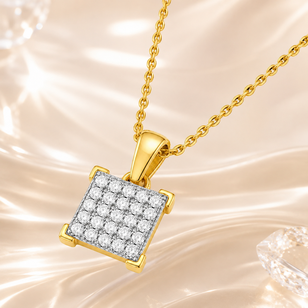 Collier Carré Zirconium – Plaqué Or 18 Carats