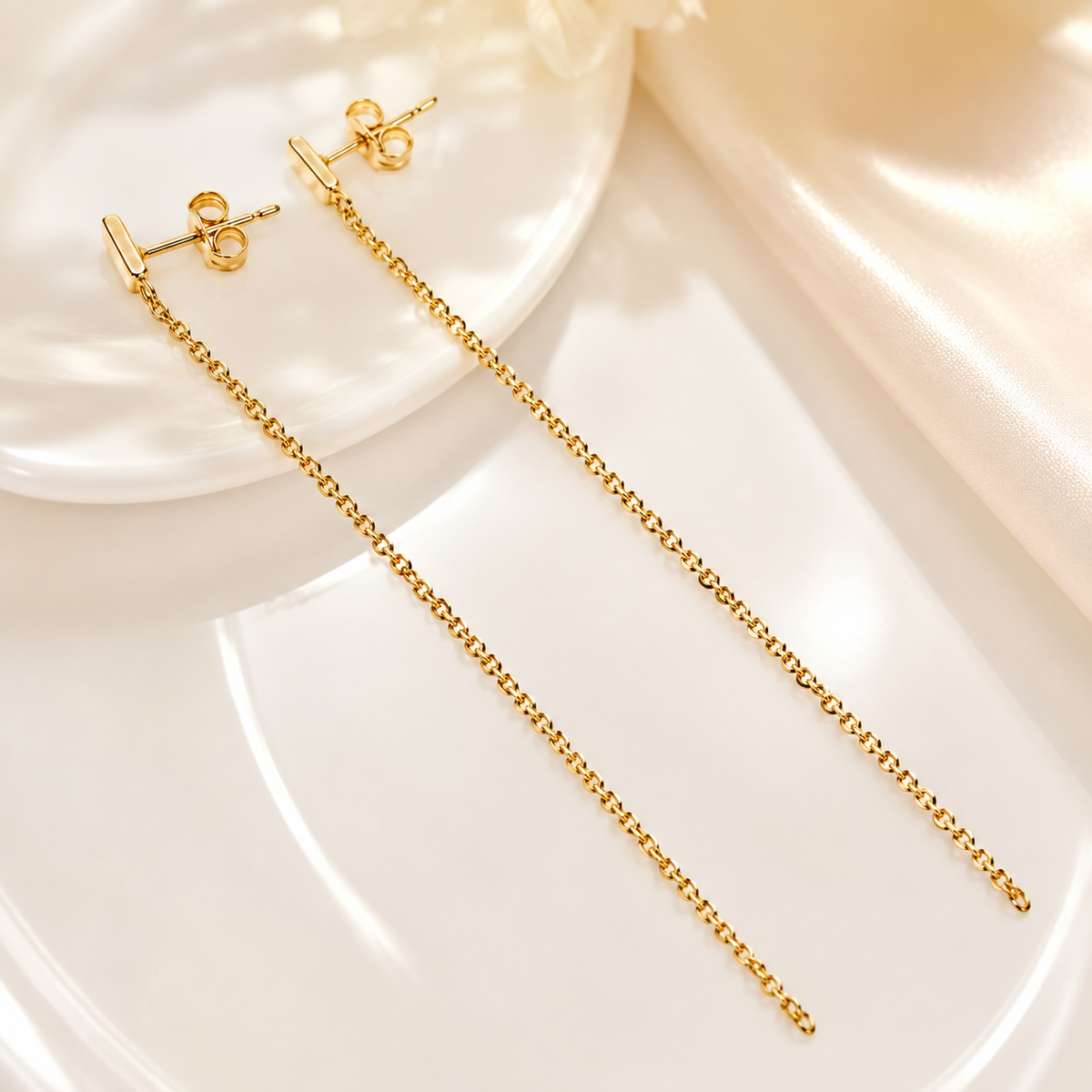 Boucles d’oreilles pendantes chaîne maille forçat – Plaqué or 18 carats