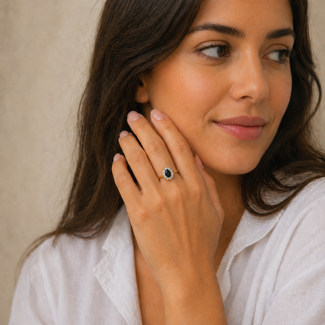 Bague Élégance Noire – Plaqué Or 18 Carats & Saphir