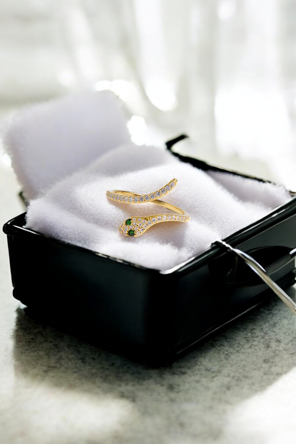 Bague Serpent en Plaqué Or – Zirconium & Yeux Vert Émeraude