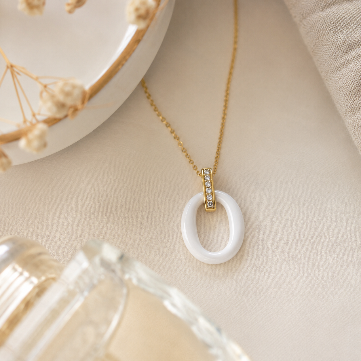 Collier Céramique Blanche & Zirconiums – Plaqué Or 18 Carats