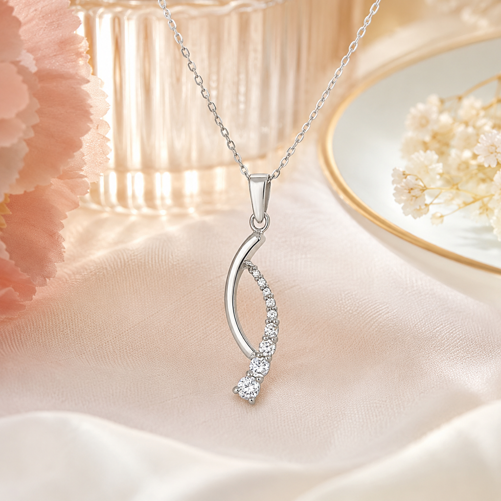 Collier Argent 925 Rhodié & Zirconiums – Élégance Courbe