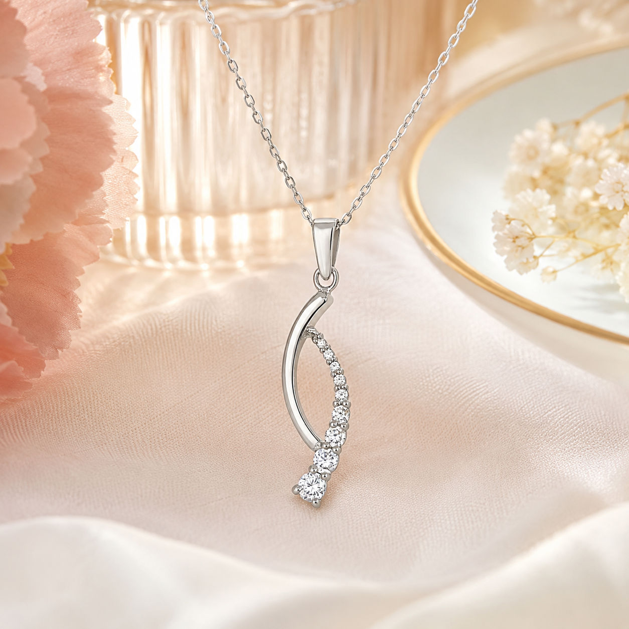 Collier Argent 925 Rhodié & Zirconiums – Élégance Courbe