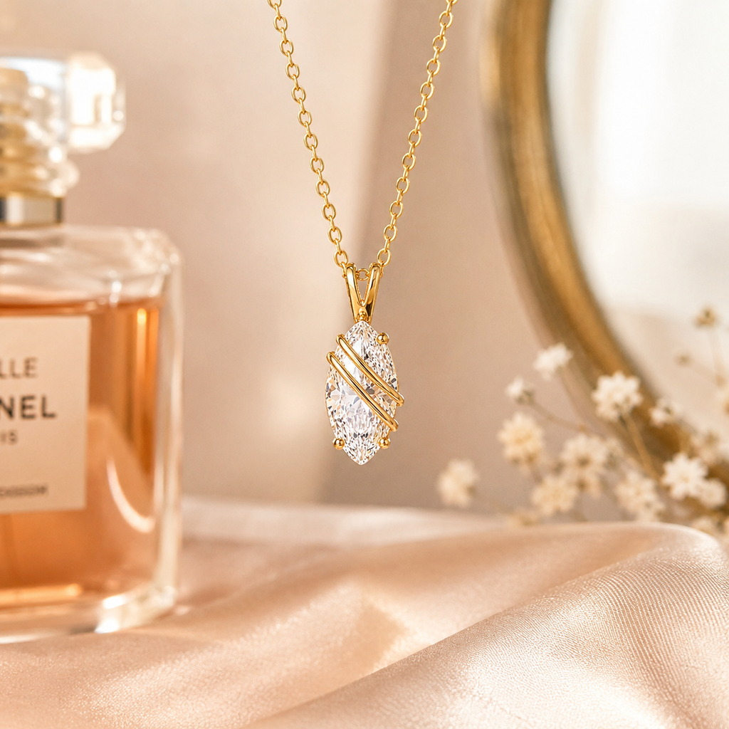 Collier Élégance Marquise – Plaqué Or Jaune 18 Carats & Zirconium