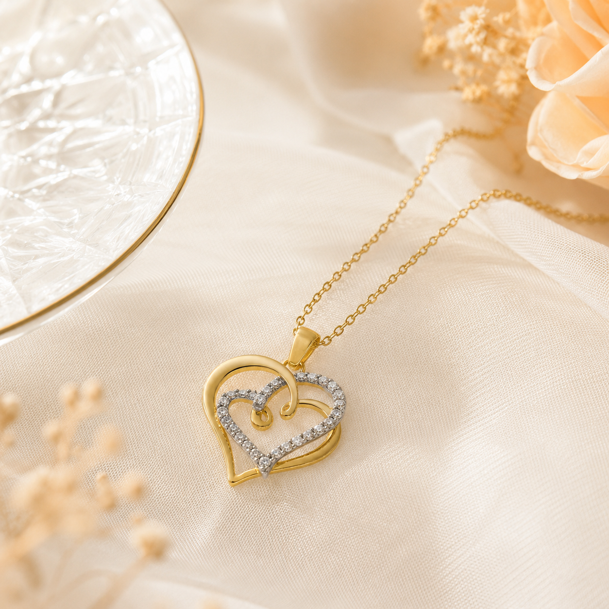 Collier Cœurs Entrelacés – Plaqué Or 18 Carats & Zirconiums