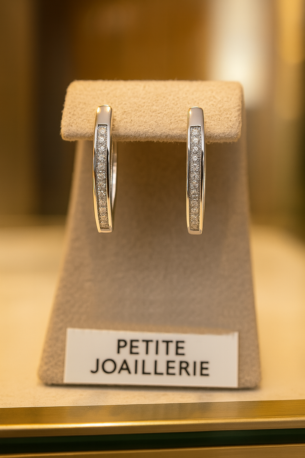 Boucles d’Oreilles en Argent Rhodié & Zirconium Blanc – Élégance Intemporelle