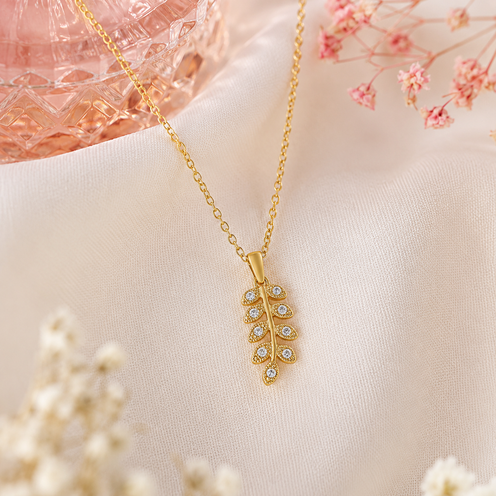 Collier Feuille Plaqué Or 18 Carats & Zirconiums