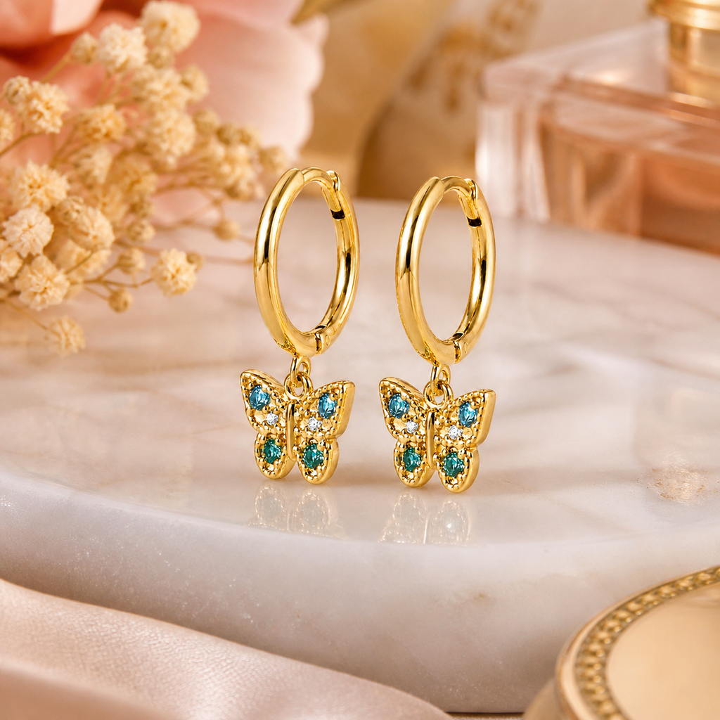 Boucles d’oreilles créoles Papillon – Plaqué Or 18 carats & Zirconium