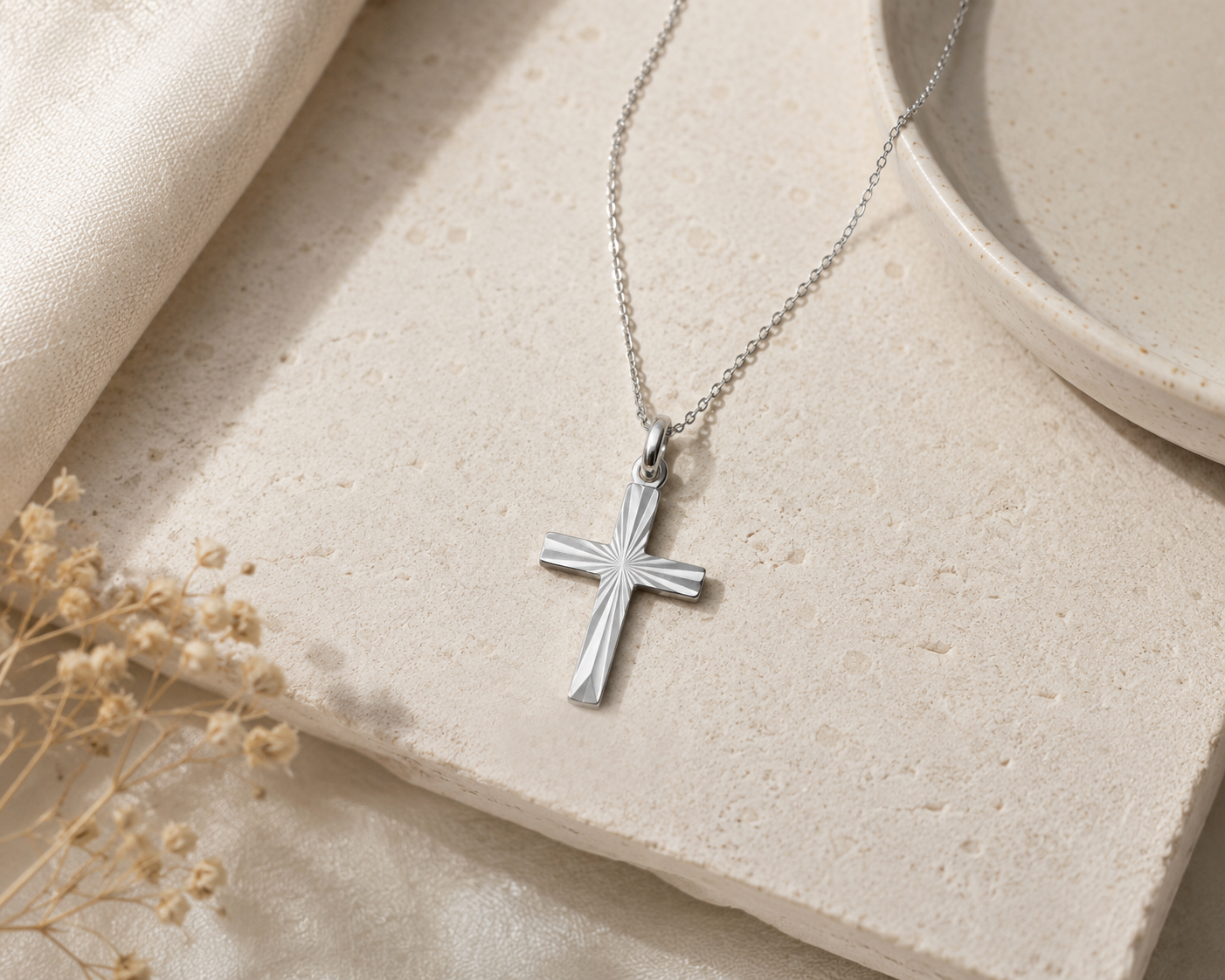 Collier Croix en Argent 925 Rhodié – Pendentif Gravé | Orinae