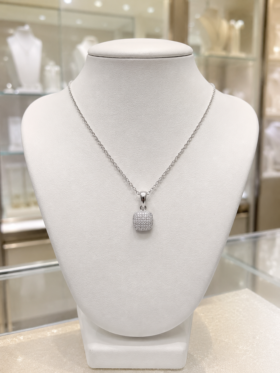 Collier en Argent 925 Rhodié & Zirconiums – Pendentif Pavé Carré | Orinae