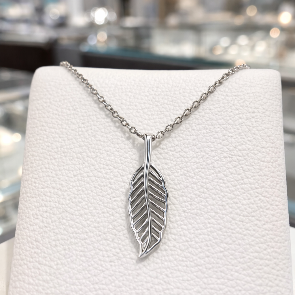 Collier Feuille Ajourée en Argent 925 Rhodié – Élégance Naturelle